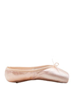 Heritage Pointe Shoe by Bloch