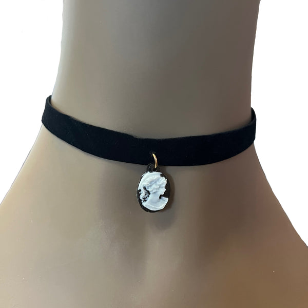 Economy Cameo Choker