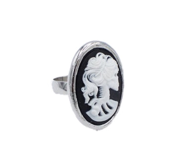 Bone Lolita Cameo Ring