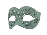 Weiße Maske im Lederschnitt