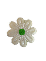 Mittlere Gänseblümchen-Satin-Applikation