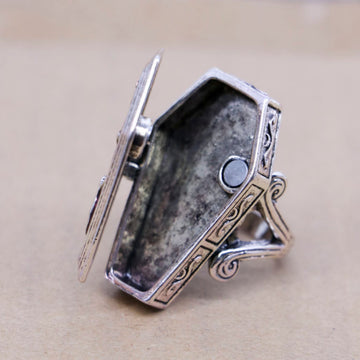 Casket Ring, Openable