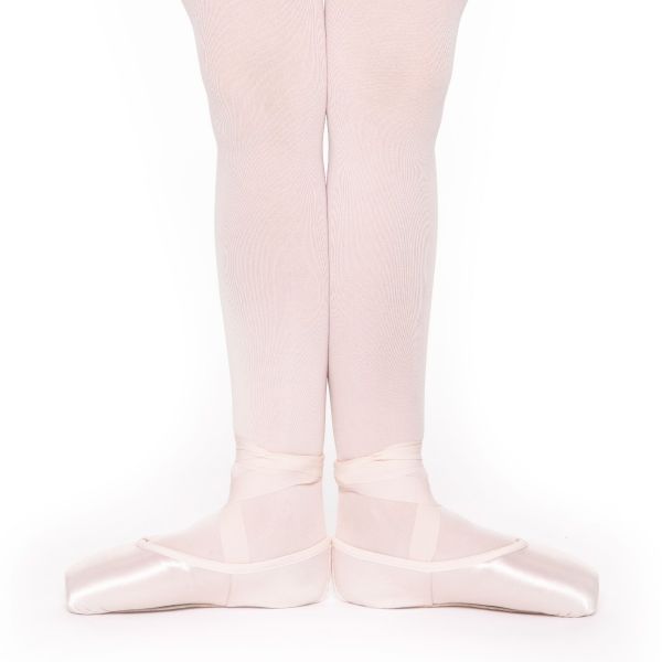 Akoya von Russian Pointe